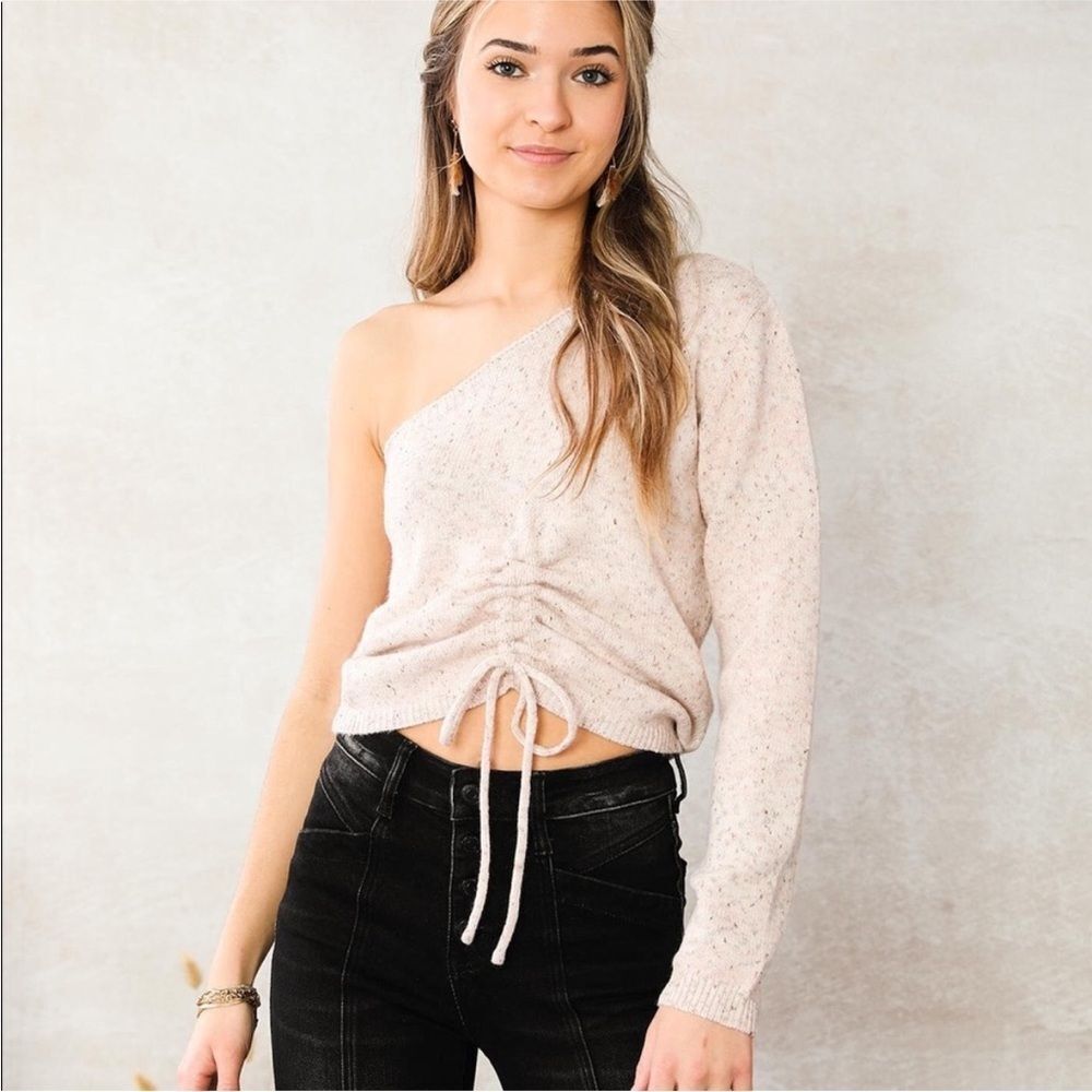 LE LIS | Asymmetrical One-Shoulder Ruched Knit Cream Sweater Women’s Size S